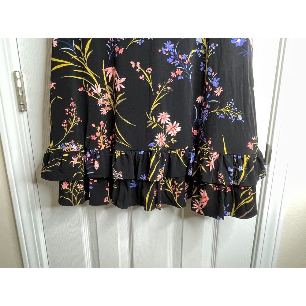 Floral V-Neck Ruffle Hem Dress - Black - Picture 5 of 10